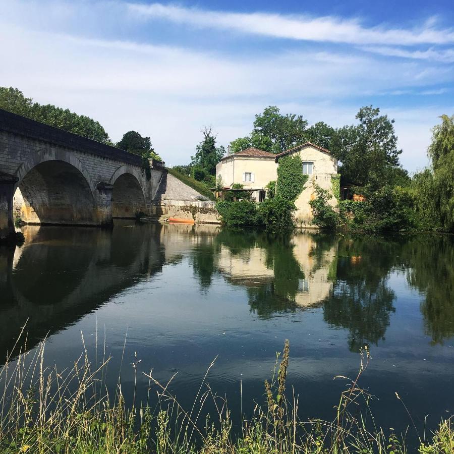 Petit Boudoir The Riverside Retreat Triac-Lautrait Buitenkant foto